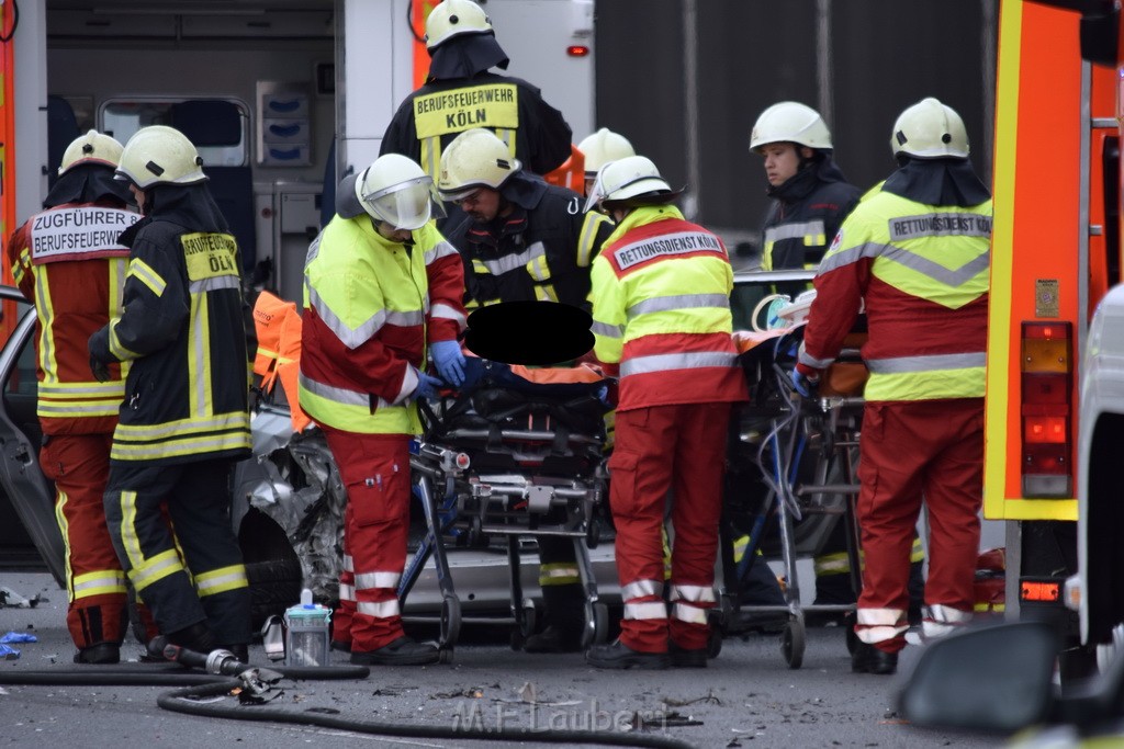 VU Auffahrunfall A 3 Rich Oberhausen kurz vor AS Koeln Dellbrueck P057.JPG - Miklos Laubert